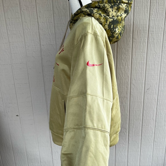 🏈❤️ CHIEFS, NFL, LIGHT TAN, MILITARY HOODIE. MED. Proceeds will go to local vfw - Picture 6 of 10